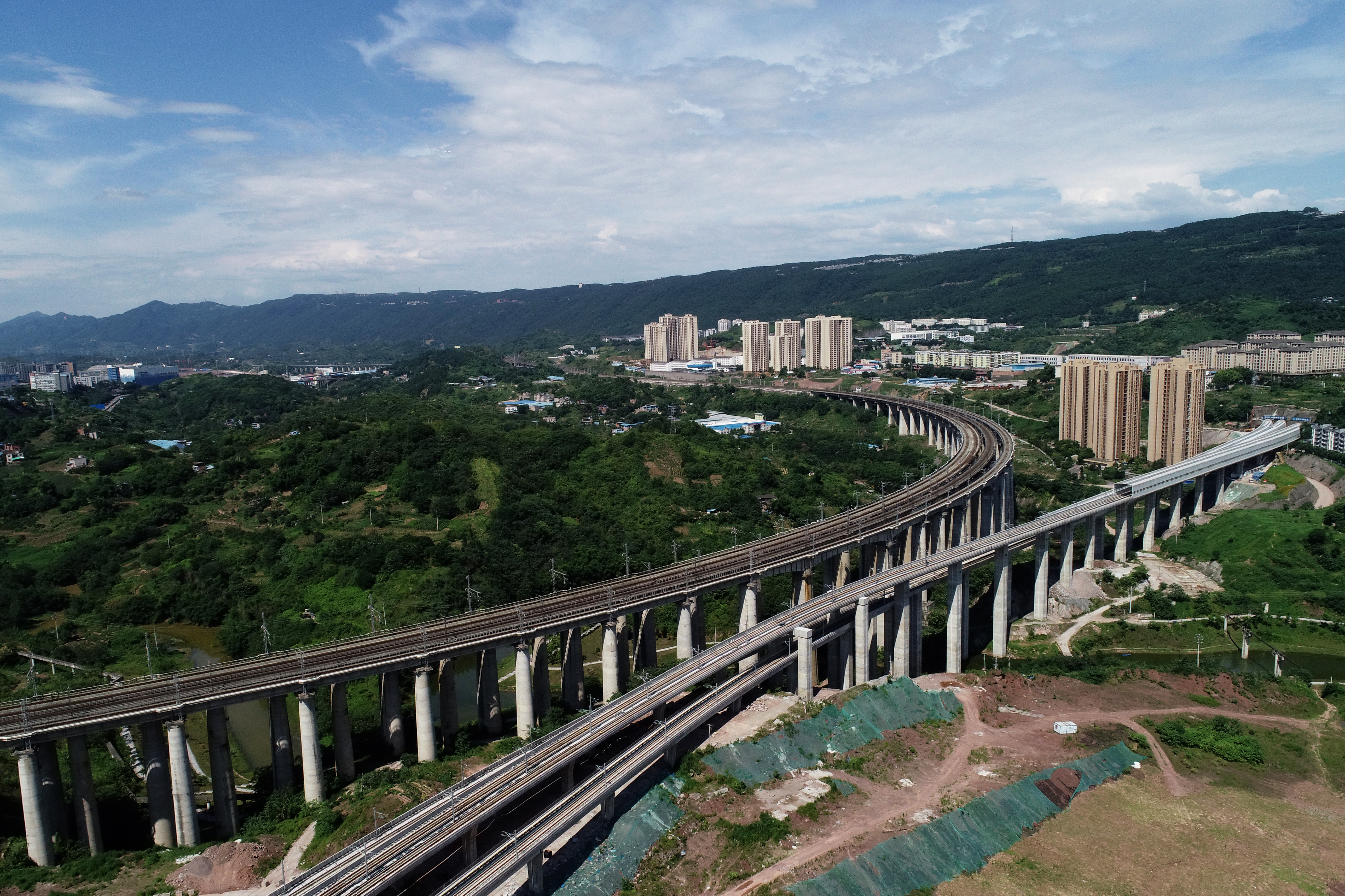 重庆轨道交通四号线高架桥俯瞰
